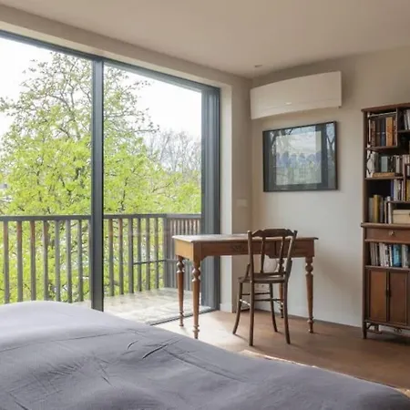 Seaside Escape In Issy-les-Moulineaux
